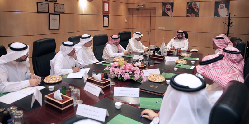  Minister of Communications and IT visited Saudi Post and praised its efforts during Hajj Season