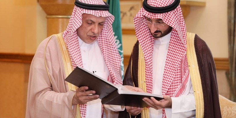 نائب أمير مكة ‫عبدالله بن بندر ‏يلتقي رئيس مؤسسة البريد_السعودي