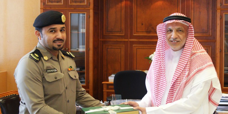 المديرية العامة للسجون تكرم رئيس مؤسسة البريد السعودي تقديرا لجهوده في تسويق منتجات السجناء